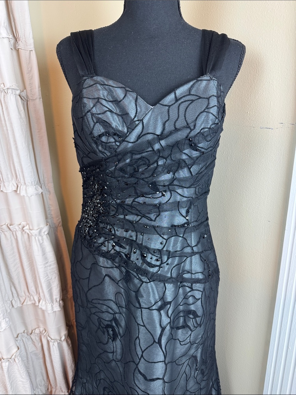 Rina di Montella Black Floral Lace Evening Gown Women's 8 EUC Wedding Prom - Picture 4 of 12